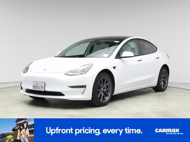Photo of 2021 White Tesla Model 3