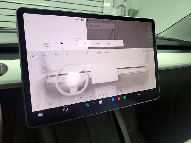 Photo of 2021 White Tesla Model 3