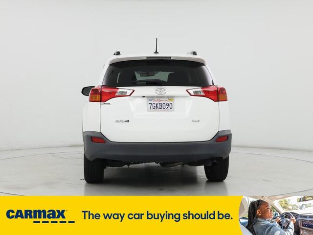 Photo of 2014 White Toyota RAV4