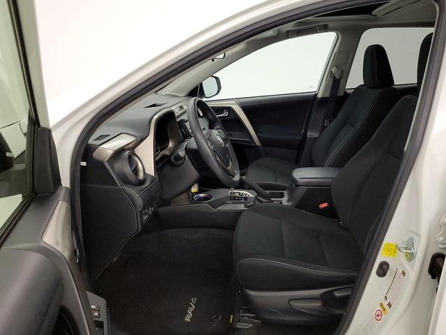 Photo of 2014 White Toyota RAV4