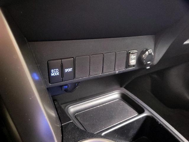 Photo of 2014 White Toyota RAV4