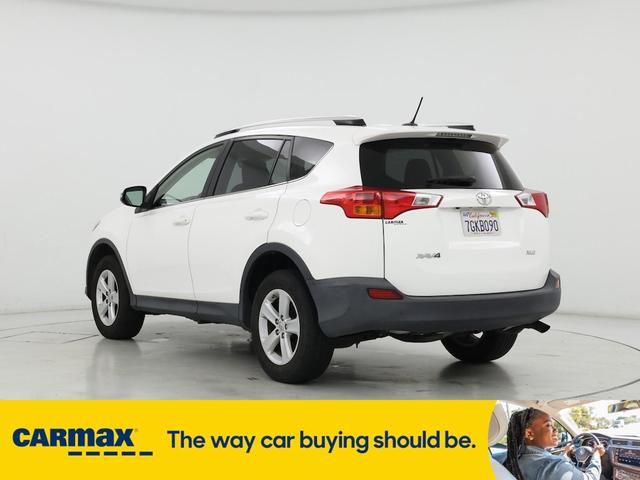 Photo of 2014 White Toyota RAV4