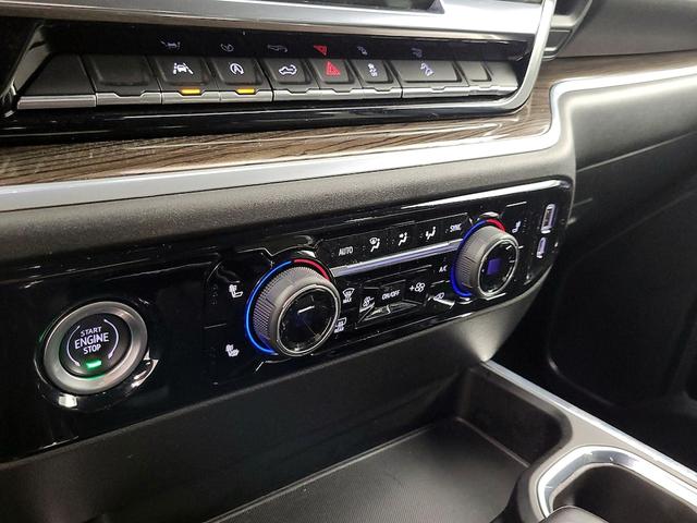 Photo of 2022 Black Chevrolet Silverado 1500