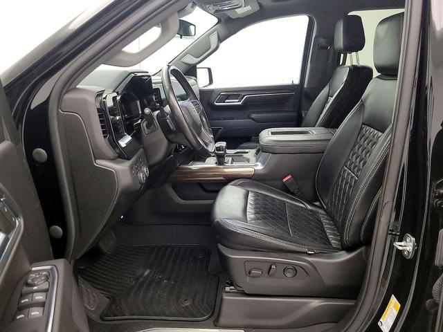 Photo of 2022 Black Chevrolet Silverado 1500