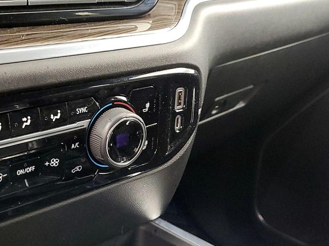 Photo of 2022 Black Chevrolet Silverado 1500