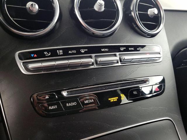 Photo of 2019 White Mercedes-Benz GLC 300