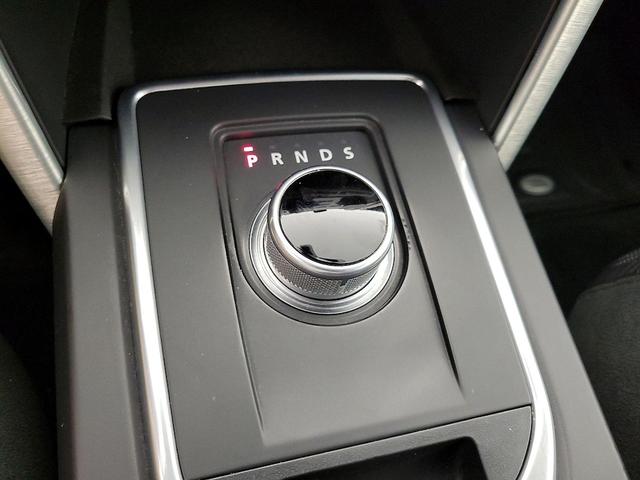 Photo of 2015 White Land Rover Discovery Sport
