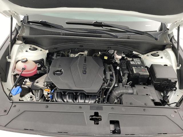 Photo of 2022 White Hyundai SANTA FE