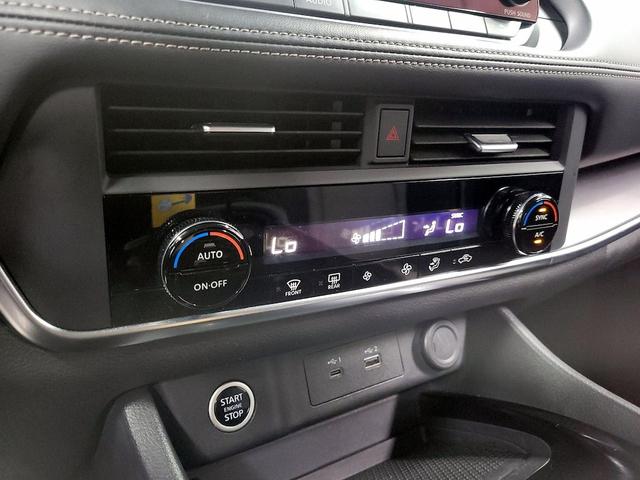 Photo of 2023 Gray Nissan Rogue