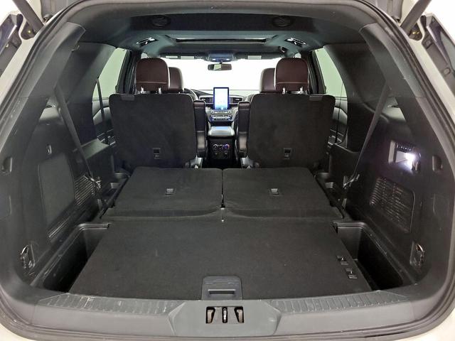 Photo of 2020 White Ford Explorer