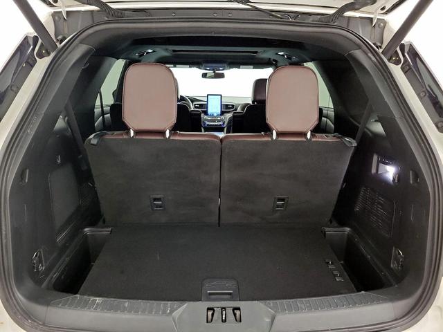 Photo of 2020 White Ford Explorer