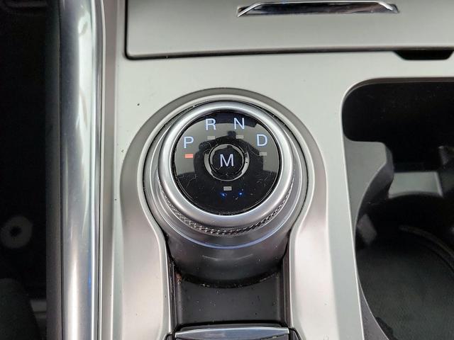 Photo of 2020 White Ford Explorer