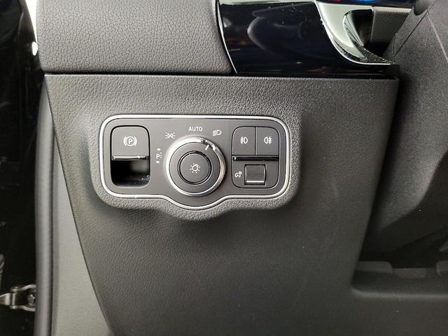 Photo of 2021 Black Mercedes-Benz GLA 250