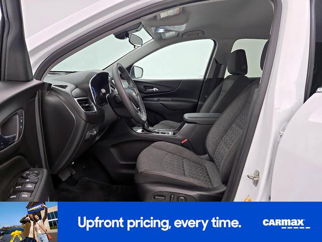 Photo of 2022 White Chevrolet Equinox
