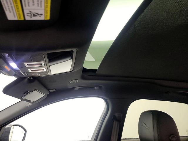 Photo of 2023 Black Jaguar F-PACE