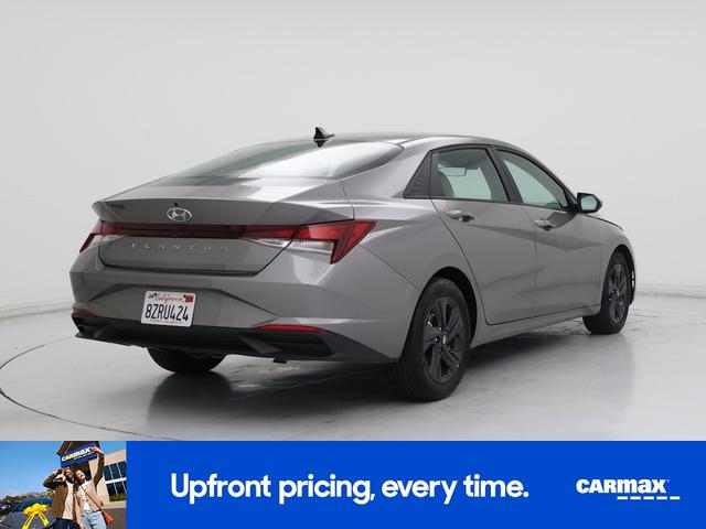 Photo of 2022 Gray Hyundai ELANTRA