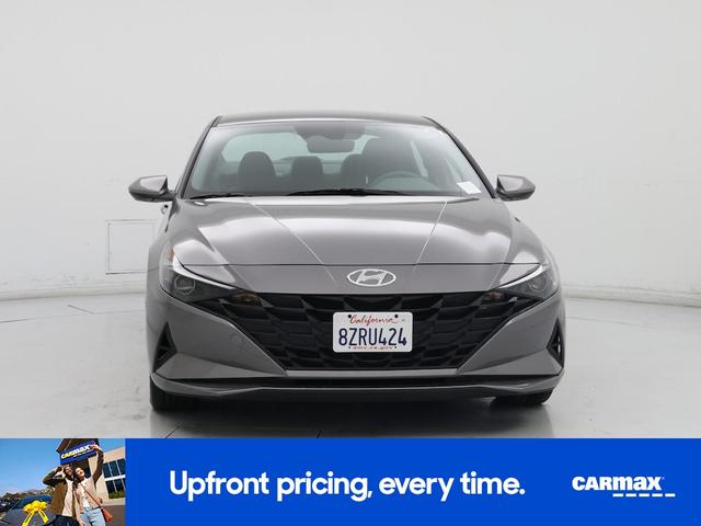 Photo of 2022 Gray Hyundai ELANTRA