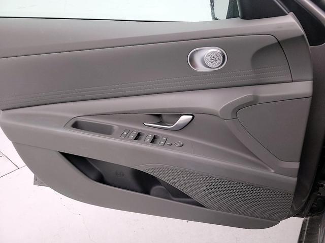 Photo of 2022 Gray Hyundai ELANTRA