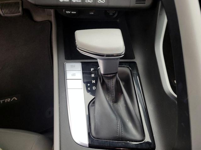 Photo of 2022 Gray Hyundai ELANTRA