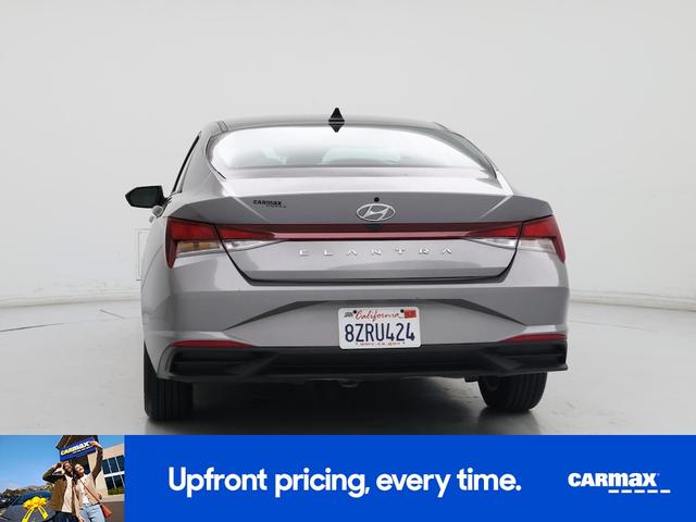 Photo of 2022 Gray Hyundai ELANTRA