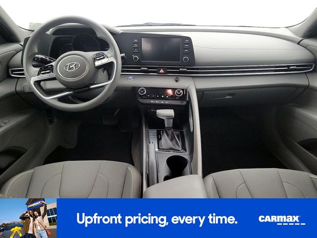 Photo of 2022 Gray Hyundai ELANTRA