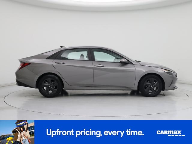 Photo of 2022 Gray Hyundai ELANTRA