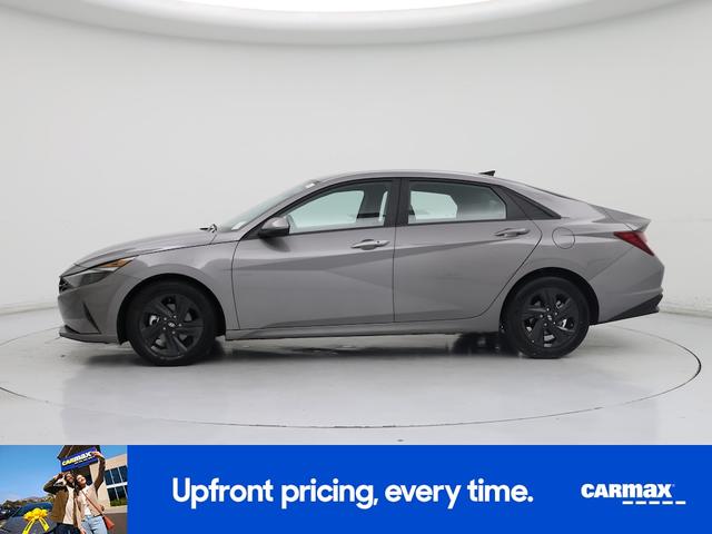 Photo of 2022 Gray Hyundai ELANTRA