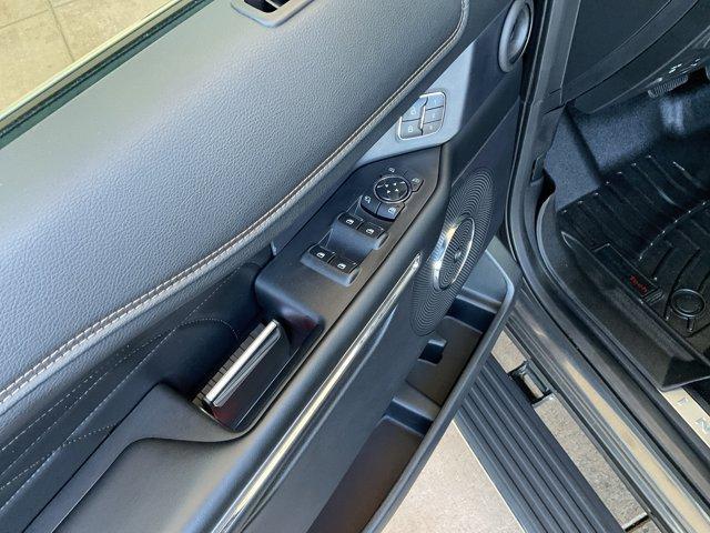 Photo of 2019 Magnetic Ford Expedition