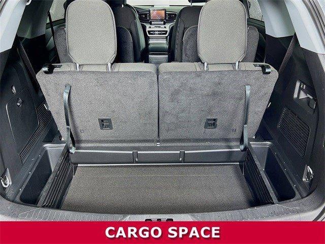 Photo of 2023 White Ford Explorer