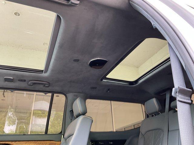 Photo of 2022 Bright White Clearcoat Jeep Grand Wagoneer