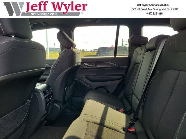 Photo of 2025 Diamond Black Jeep Grand Cherokee