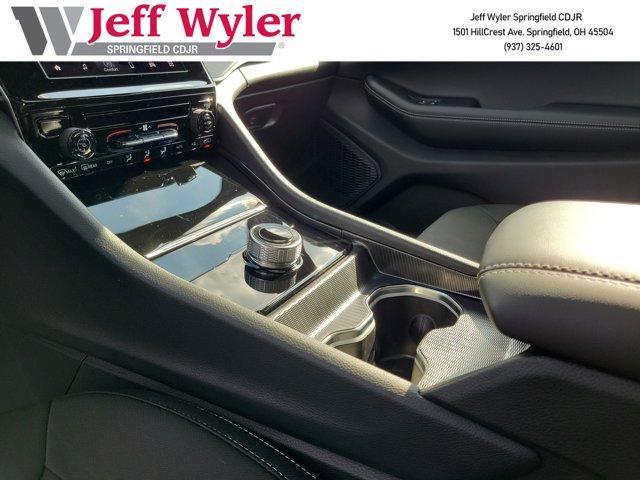 Photo of 2025 Diamond Black Jeep Grand Cherokee
