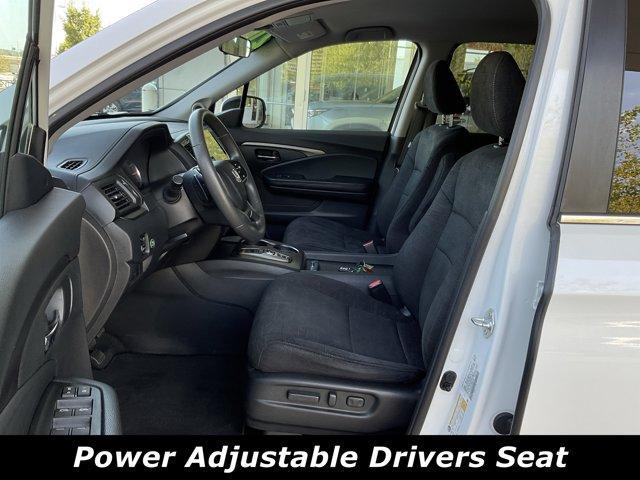 Photo of 2021 White Honda Pilot