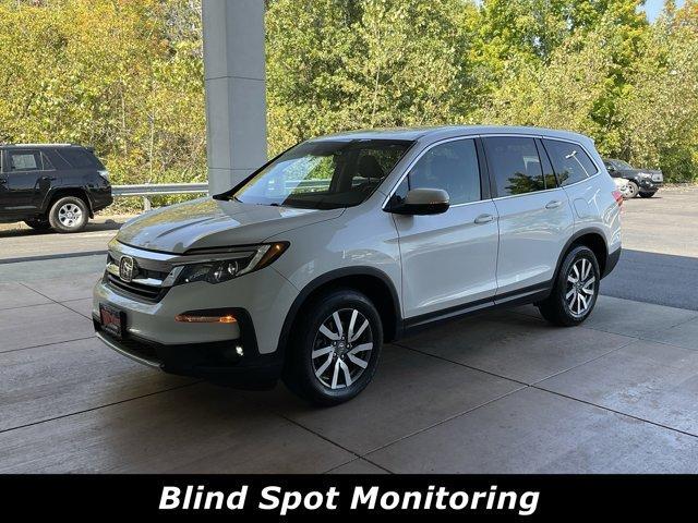 Photo of 2021 White Honda Pilot