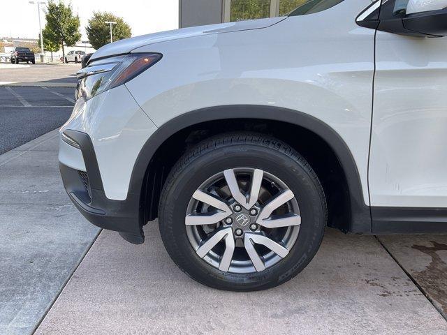 Photo of 2021 White Honda Pilot
