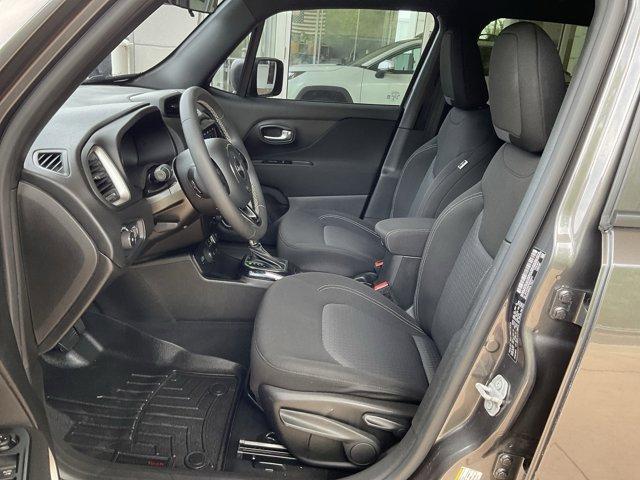 Photo of 2021 Granite Crystal Clearcoat Metallic Jeep Renegade