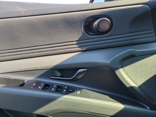 Photo of 2025 Gray Hyundai ELANTRA