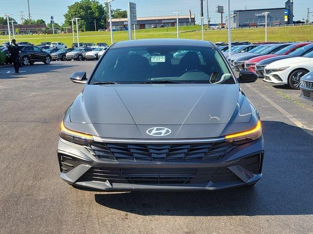 Photo of 2025 Gray Hyundai ELANTRA