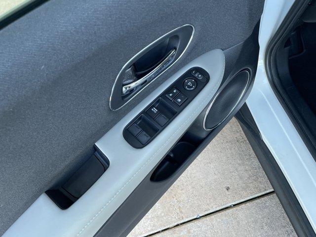Photo of 2019 White Honda HR-V
