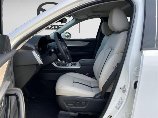 Photo of 2025 Rhodium White Premium Mazda CX-90 PHEV