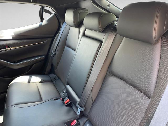 Photo of 2025 Platinum Quartz Metallic Mazda Mazda3