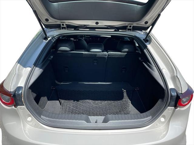 Photo of 2025 Platinum Quartz Metallic Mazda Mazda3