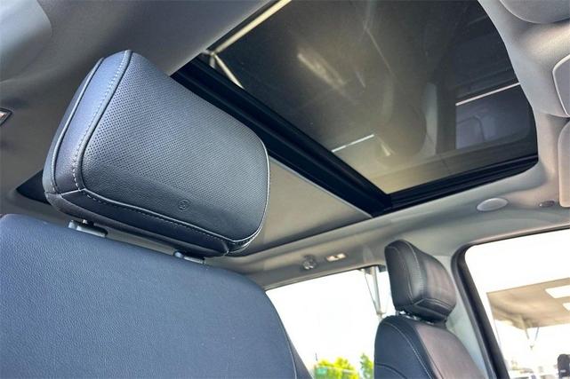 Photo of 2022 Blue Metallic Ford F-150