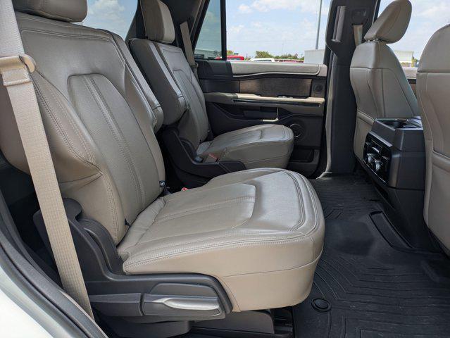 Photo of 2021 Star White Metallic Tri-Coat Ford Expedition