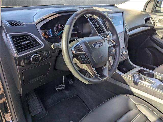 Photo of 2024 Agate Black Metallic Ford Edge