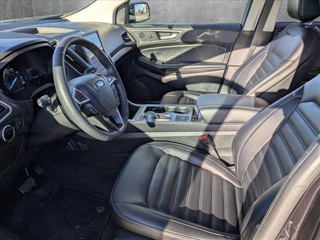 Photo of 2024 Agate Black Metallic Ford Edge