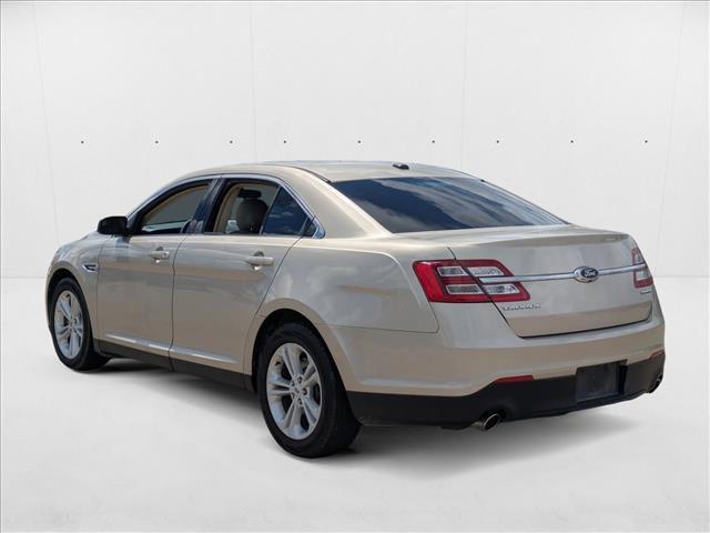 Photo of 2018 White Gold Metallic Ford Taurus