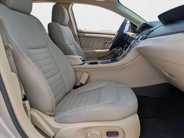 Photo of 2018 White Gold Metallic Ford Taurus