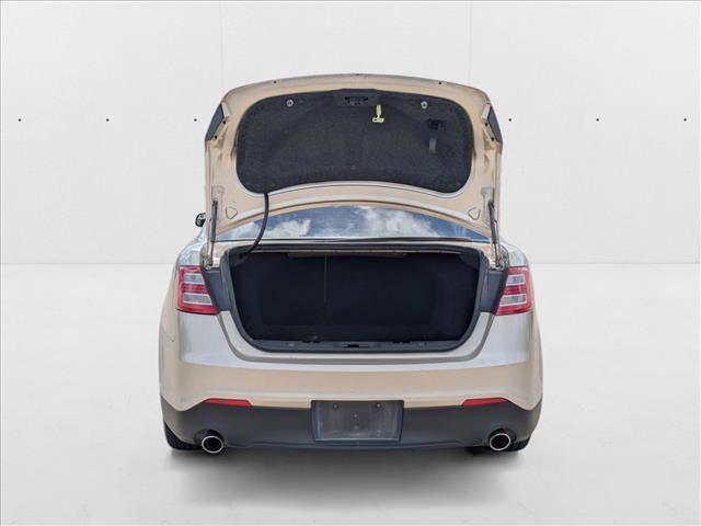Photo of 2018 White Gold Metallic Ford Taurus