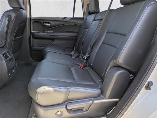 Photo of 2018 White Diamond Pearl Honda Pilot